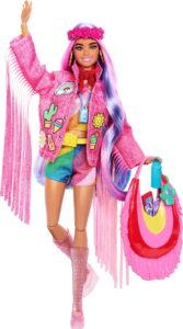 barbie extra fly doll with desert-themed travel clothes & accessories, fringe jacket & oversized bag, 3y+, includes 1 barbie® doll with fashion, shoes, and assorted accessories