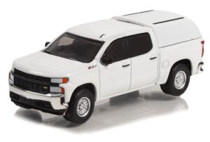 greenlight 35240-f blue collar collection series 11-2022 chevy silverado w/t with camper shell - summit white 1:64 scale diecast
