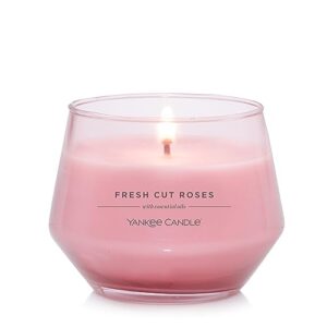 yankee candle studio medium candle, fresh cut roses, pink candle, 10 oz, home décor
