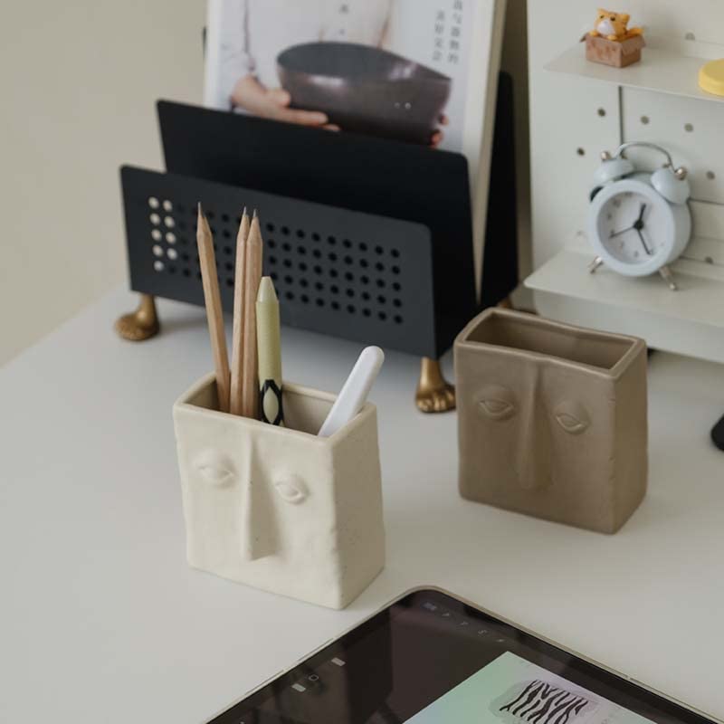 WENSHUO Abstract Square Face Pen Holder, Modern and Minimalistic Desk Accessories, Matte Crème