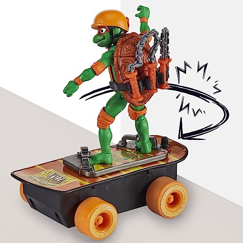 Teenage Mutant Ninja Turtles: Mutant Mayhem Michelangelo on a Skateboard with Accessories by Playmates Toys - Amazon Exclusive