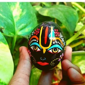 Decorated Stone Krishna Laddu Gopal Ji Painted Black Stone Shaligram Shaligram Shila Religious Gifts Ritual Object for Home Temple and Gifting Decorative Showpiece