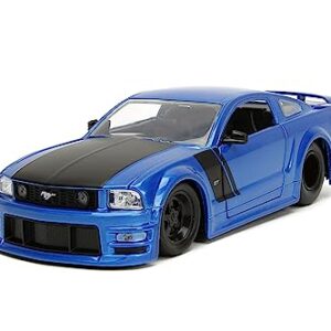 Jada Toys Big Time Muscle 1:24 2006 Ford Mustang GT Die-Cast Car (Candy Blue)