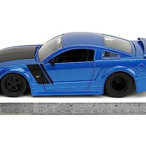 Jada Toys Big Time Muscle 1:24 2006 Ford Mustang GT Die-Cast Car (Candy Blue)