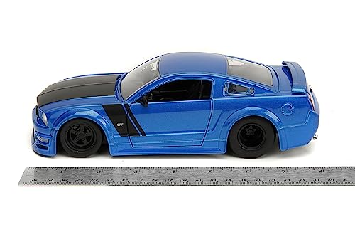 Jada Toys Big Time Muscle 1:24 2006 Ford Mustang GT Die-Cast Car (Candy Blue)