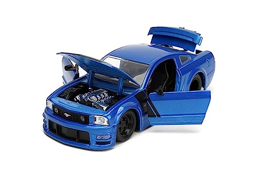 Jada Toys Big Time Muscle 1:24 2006 Ford Mustang GT Die-Cast Car (Candy Blue)