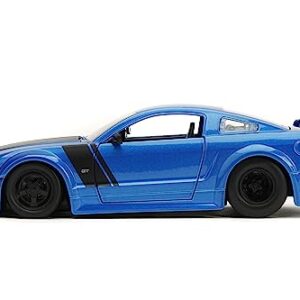 Jada Toys Big Time Muscle 1:24 2006 Ford Mustang GT Die-Cast Car (Candy Blue)