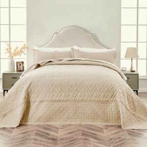 Qucover California King Beige Bedspreads, 3-Pieces Ultrasonic Quilting Geometric Pattern Soft Microfiber 120 x 118 Oversized King Quilt, Extra Width Cal King Bedspread Oversized, Beige