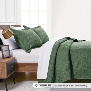 Love's cabin California King Size Quilt Set Olive Green Bedspreads - Soft Summer Quilt Lightweight Microfiber Bedspread- Modern Coin Pattern Coverlet for All Season - 3 Piece (1 Quilt, 2 Pillow Shams)