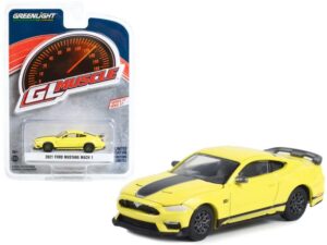 2021 ford mustang mach 1, yellow - greenlight 13320f/48-1/64 scale diecast car
