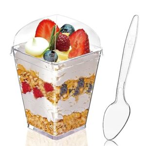 hiasobre 50pack 5oz clear plastic dessert cups with lids and spoons, reusable square parfait appetizer cups, party trifle shooter serving cups, mini dessert shot glasses for tasting