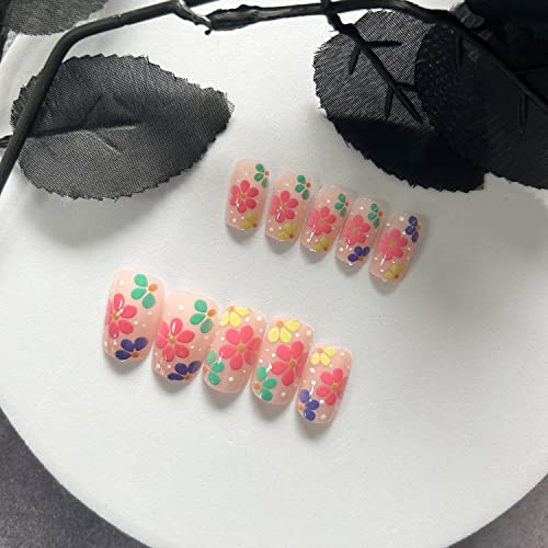 24Pcs Press on Nails Short French Fake Nails Acrylic Square Nude Pink False Nails with Flower Designs Full Cover Stick on Nails Glue on Nails for Women and Girls