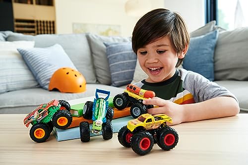 Hot Wheels Monster Trucks, 1:64 Scale Monster Trucks Toy Trucks, Set of 4, Giant Wheels, Favorite Characters and Cool Designs