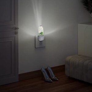 St. Patrick's Day Night Light, LED Plug in Night Light, Black Checkered Green Truck Lucky Clover Gold Night Lights with Dusk to Dawn Sensor Decorative Kids/Adults Nightlight for Bedroom Bathroom