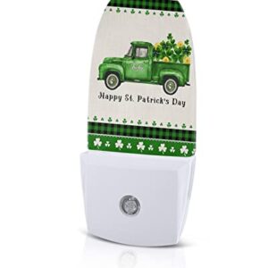 RisQiten St. Patrick's Day Night Light, LED Plug in Night Light, Green Checkered Truck Lucky Clover Gold Night Lights with Dusk to Dawn Sensor Decorative Kids/Adults Nightlight for Bedroom Bathroom