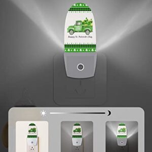 RisQiten St. Patrick's Day Night Light, LED Plug in Night Light, Green Checkered Truck Lucky Clover Gold Night Lights with Dusk to Dawn Sensor Decorative Kids/Adults Nightlight for Bedroom Bathroom