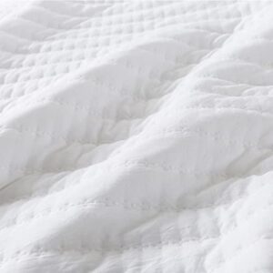 Oversized California Cal King Size Quilt Bedding Sets with Pillow Shams, White Lightweight Bedspread Coverlet, Quilted Blanket Thin Comforter Bed Cover for All Season, 3 Pieces, 118x106 inches