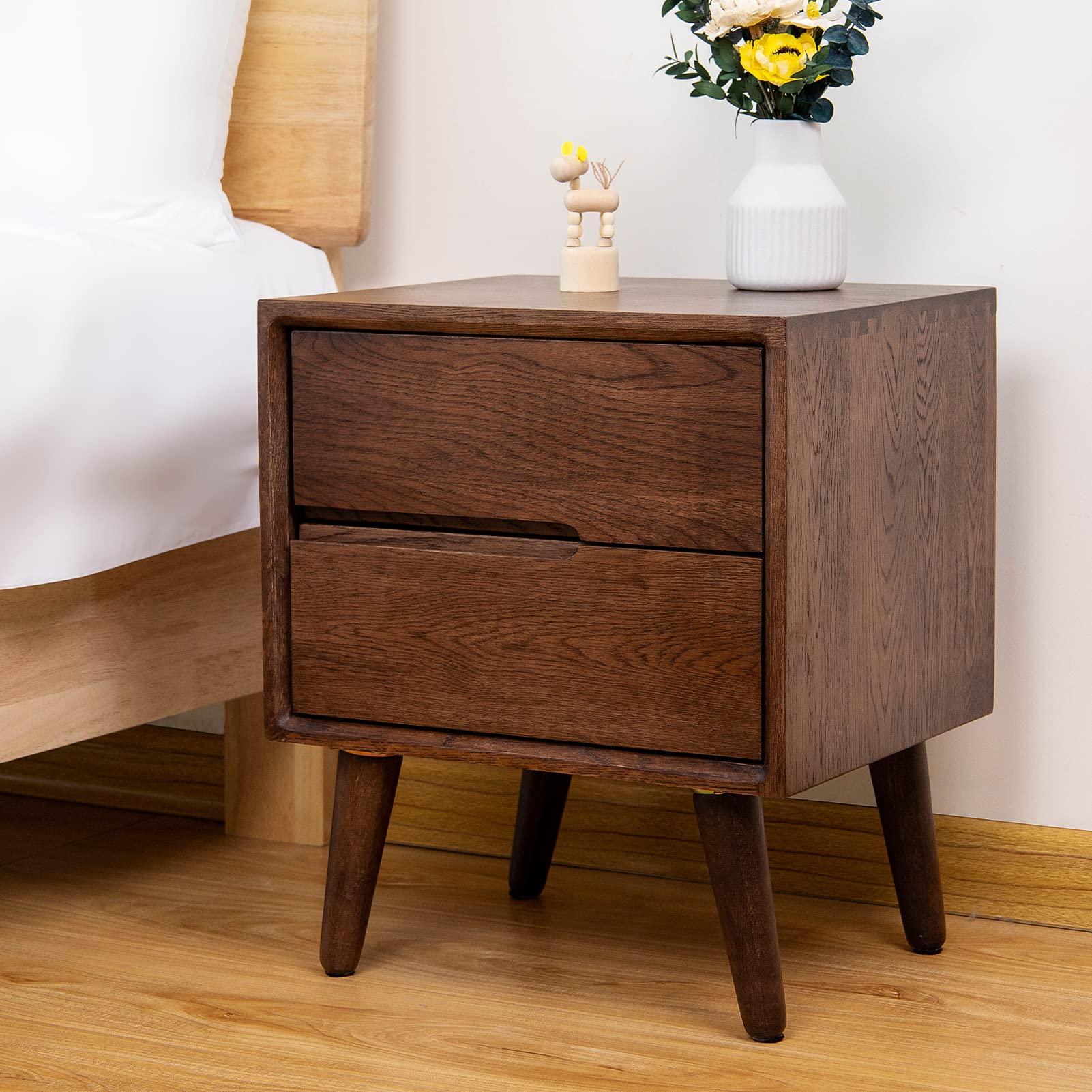 Cttasty Nightstand, Solid Wood Small End Table w/2 Drawers, Modern Bedside Tables, Mid Century Night Stand, Bed Side Table, 15.75" L x 13.78" W x 18.5" H, Handle on The Left, Walnut