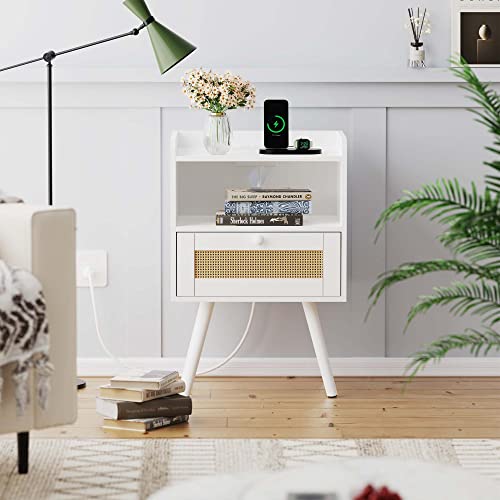 SUPERJARE Nightstands with Charging Station, Bedside Table Set of 2 with PE Rattan Drawers, Rattan Side Table with Storage & Solid Wood Feet, End Table for Bedroom, Living Room - White