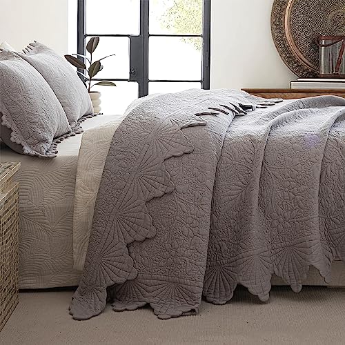 CozyTide Grey King Size Quilt Bedding Sets(110"x98"),Cotton Bedspreads Coverlet King Size 3pcs (1 Elegant Scalloped Edge Gray Quilt and 2 Pillow Shams) Farmhouse Cotton Quilts California King Summer