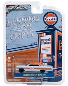 1964 chevy impala ss #01 light blue with orange top and stripes gulf oil running on empty series 15 1/64 diecast model car by greenlight 41150 a