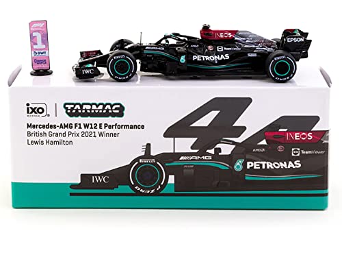 AMG F1 W12 E Performance #44 Lewis Hamilton Winner Formula One F1 British GP (2021) with Number Board Global64 Series 1/64 Diecast Model Car by Tarmac Works T64G-F037-LH1