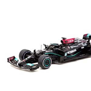 AMG F1 W12 E Performance #44 Lewis Hamilton Winner Formula One F1 British GP (2021) with Number Board Global64 Series 1/64 Diecast Model Car by Tarmac Works T64G-F037-LH1