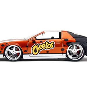 Jada Toys Cheetos 1:24 1985 Chevy Camaro Z28 Die-Cast Car & 2.75" Chester Cheetah Figure, Orange