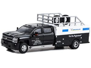 2018 chevy silverado 3500 dually tire service truck black michelin: the tire professionals dually drivers 1/64 diecast model car by greenlight 46120 c