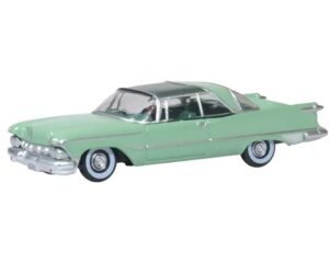 1959 chrysler imperial crown 2 door hardtop highland green and ballad green 1/87 (ho) scale diecast model car by oxford diecast 87ic59002