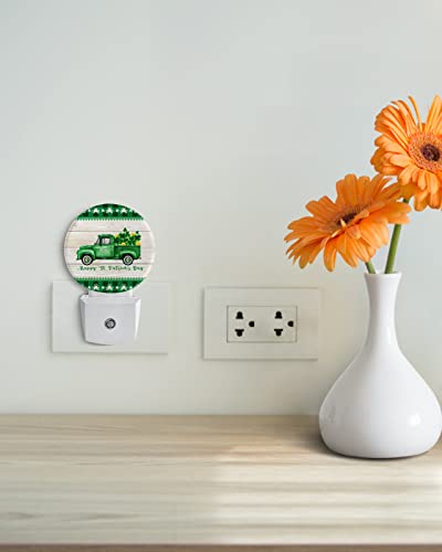 Night Light Plug into Wall, LED Nightlights St. Patrick's Day Green Truck Lucky Shamrocks Wood Grain Small Nightlight Auto Dusk-to-Dawn Sensor Lamp LED Night Lights for Kid's Bedroom, Bathroom