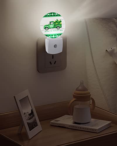 Night Light Plug into Wall, LED Nightlights St. Patrick's Day Green Truck Lucky Shamrocks Wood Grain Small Nightlight Auto Dusk-to-Dawn Sensor Lamp LED Night Lights for Kid's Bedroom, Bathroom