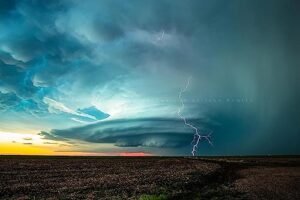 storm photography print (not framed) picture of supercell thunderstorm with lightning bolt on spring evening in kansas weather wall art nature decor (8" x 10")