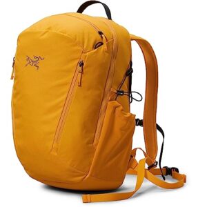 arc'teryx mantis 26 backpack | highly versatile 26l daypack | edziza, one size