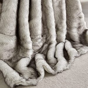 PURE ERA Faux Fur Throw Blanket Luxury Soft Warm Fluffy Thick Decorative Blanket for Couch Bed Sofa Armchair, Reversible to Plush Velvet (50"x60" White&Black)