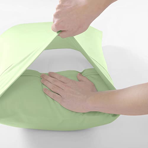 LLANCL Cooling Pillow Cases Queen Size - Silky Cooling Pillowcase Set of 2, Soft & Breathable Pillow Covers with Envelope Closure,20x30 inches(Cooling Pillowcase 20" x 30" Green)