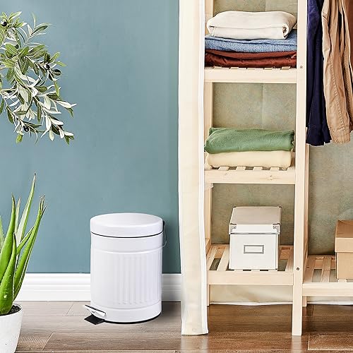 OCTMUSTARD 5 L Round Step Pet Trash with Lid,Mini Metal Pedal Bin,Small Garbage Can Wastebasket for Home,Car or Office，White