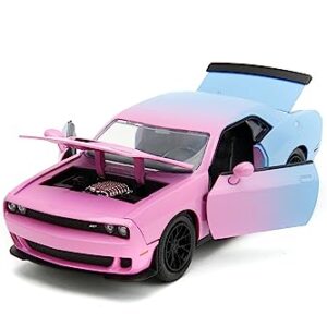 Pink Slips 1:24 2015 Dodge Challenger SRT Hellcat Die-Cast Car, Toys for Kids and Adults(Light Blue/Pink)