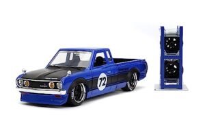 just trucks 1:24 datsun 620 pickup die-cast truck w/tire rack, toys for kids and adults(blue/black stripe)