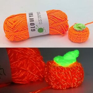 Halloween Yarn,Glow in the Dark Yarn for Crochet,Halloween-Specific Glow Yarn,Crafts Yarnfor Halloween Pumpkin Animals Candy Bag Case Halloween Crafts,Best Knitting Gifts for Halloween Decor. (Orange)