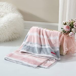 Betsey Johnson Home | Plush Collection | Throw - Ultra-Soft & Cozy Fleece, Lightweight & Luxuriously Warm, Perfect for Bed or Couch, Tie Dye Cloud 50 x 70