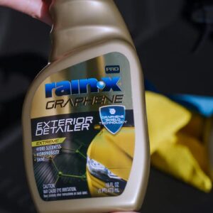 Rain-X PRO 620179 Graphene Exterior Detailer Spray, 16oz - Graphene Shield Technology Gently Removes Light Contaminants and Dirt, Enhances Gloss and Shine