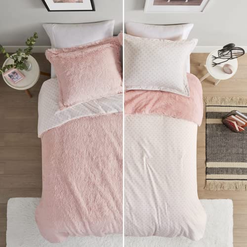 Intelligent Design Shaggy Faux Fur Cozy Reversible Comforter Set Petal Print Reverse, Modern All Season Lightweight Fuzzy Bedding with Matching Sham, Blush Full/Queen 3 Piece