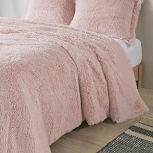 Intelligent Design Shaggy Faux Fur Cozy Reversible Comforter Set Petal Print Reverse, Modern All Season Lightweight Fuzzy Bedding with Matching Sham, Blush Full/Queen 3 Piece