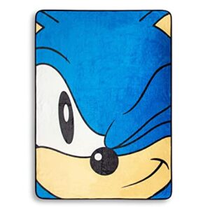 Sonic the Hedgehog Face Plush Throw Blanket | Fleece Blanket Cover, Cozy Sherpa Wrap For Sofa And Bed, Home Decor Room Essentials | SEGA Video Game Gifts And Collectibles | 45 x 60 Inches