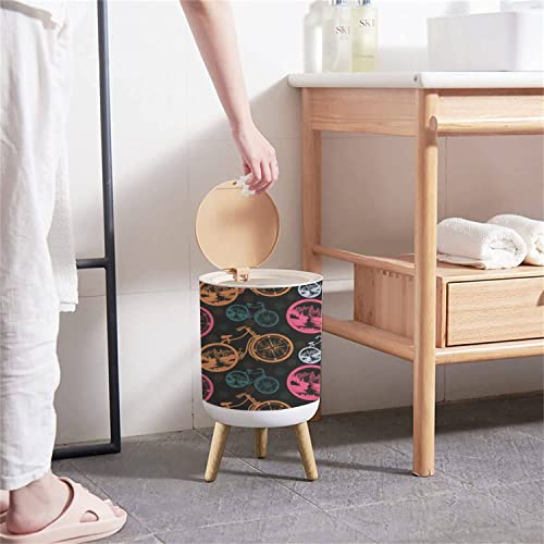 SHL96PZGX Small Trash Can with Lid Compass and Mountains in Bicycle Wheels Seamless Packing Old Waste Bin with Wood Legs Press Cover Wastebasket Round Garbage Bin for Kitchen Bathroom Bedroom Office