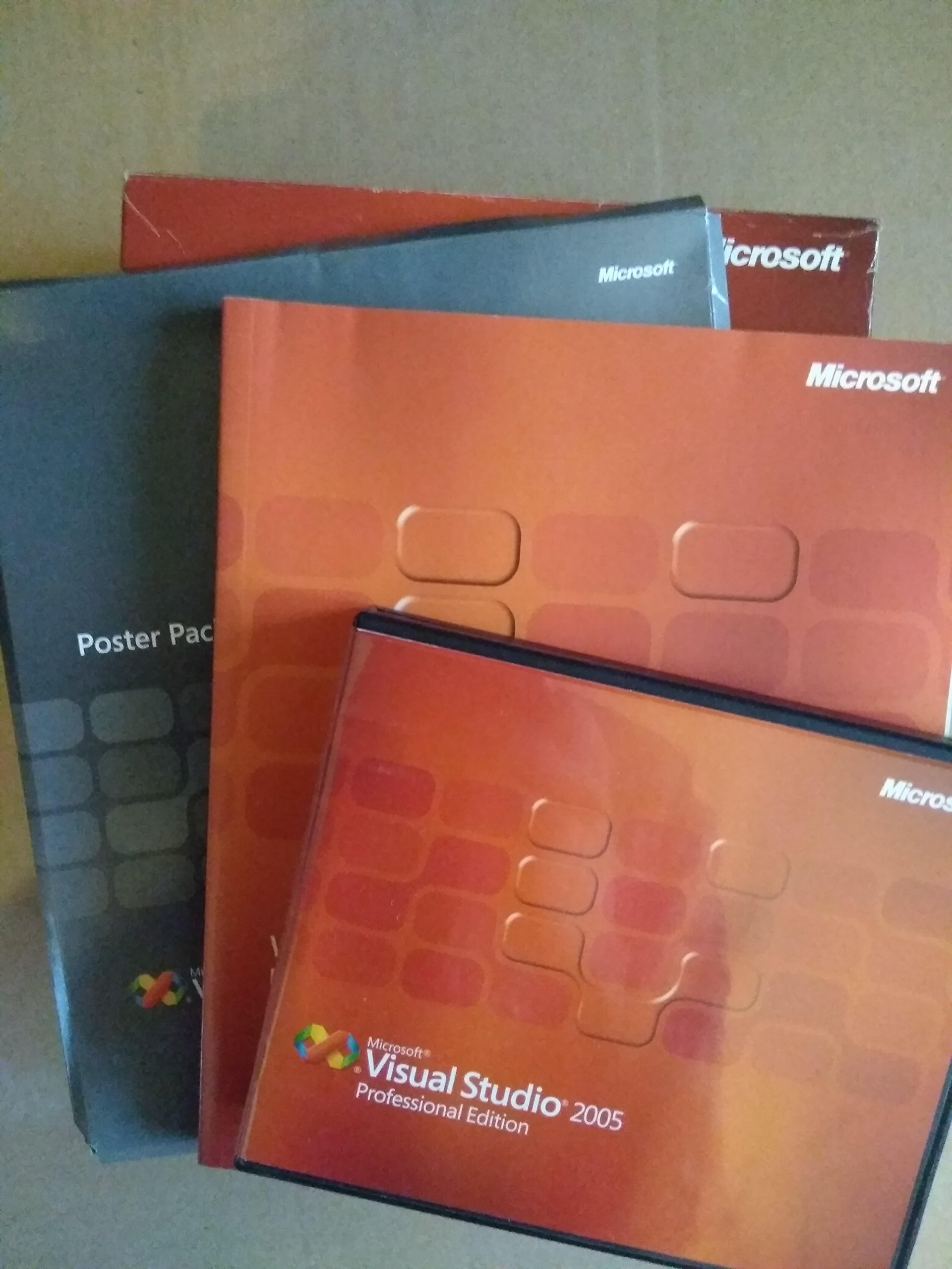 Microsoft Visual Studio Professional 2005 (OLD VERSION)