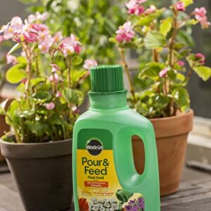 Miracle-Gro Pour & Feed Plant Food, Fertilizer Instantly Feeds Live Plants, For Outdoor & Indoor Plants in Containers, 32 oz.