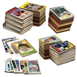 600 baseball cards including babe ruth, unopened packs, many stars, and hall-of-famers. ships in brand new white box perfect for gift giving. includes at least one original unopened pack of topps vintage baseball cards that is at least 25 years old!