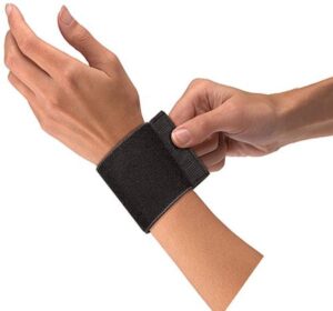 mueller wrist support withloop elastic, black, one size